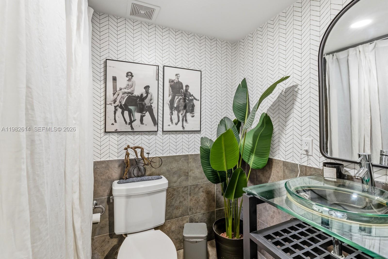 Building Photo - 2400 Brickell Ave