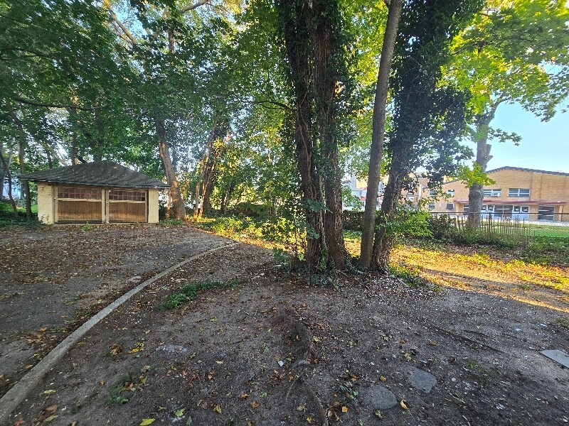 Building Photo - 107 N East Ave