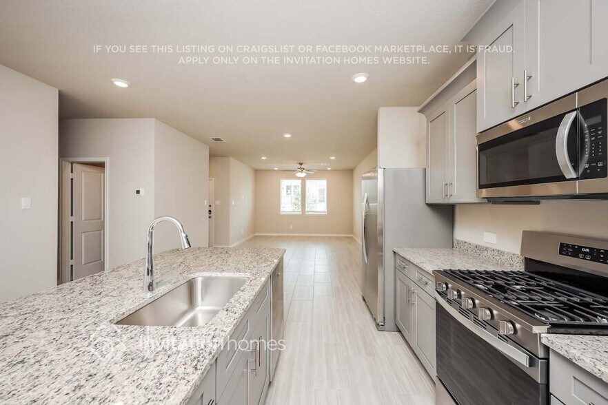 Building Photo - 3305 Blue Jay Way