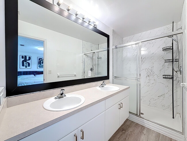 Building Photo - 4702 NW 59th Manor