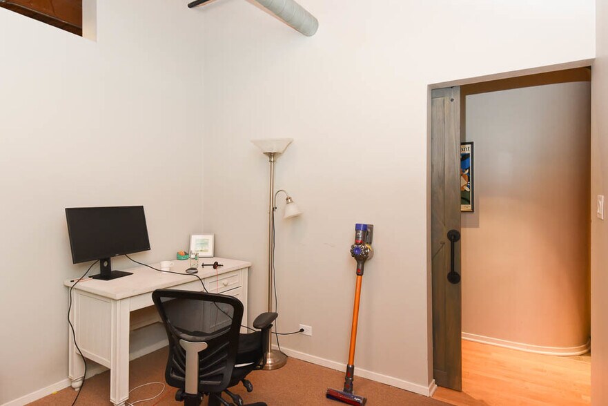 Building Photo - 14 N Sangamon St