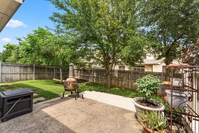 Building Photo - 2600 Lost Mine Tr