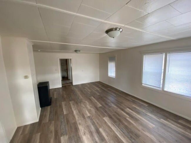 Building Photo - Cute Country Home!!