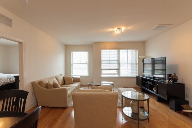 Building Photo - 20 Ave at Port Imperial