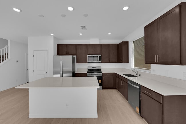 Building Photo - 10263 Estancia Hl St