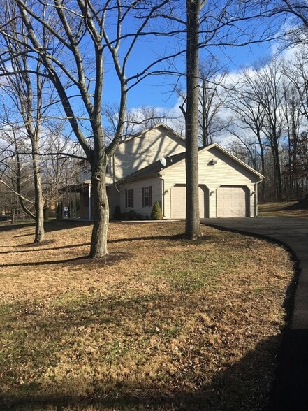 looking up the driveway - 1910 Valley Green Rd