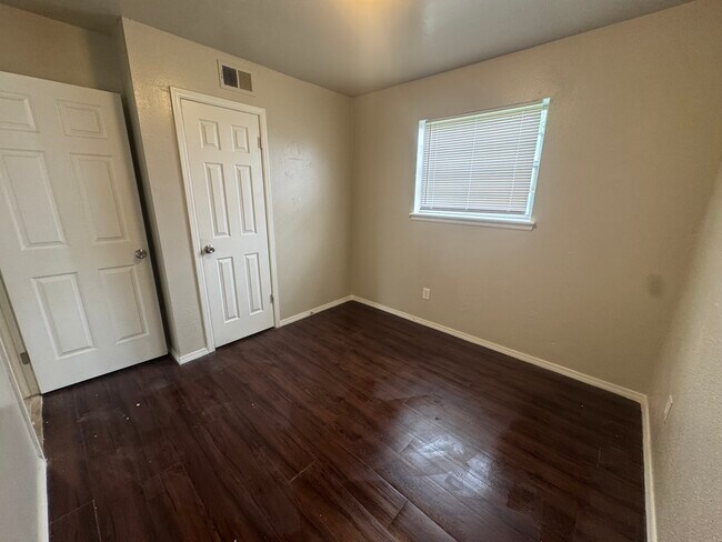Building Photo - 5109 S Georgia Terrace