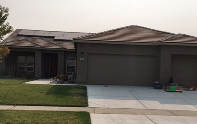 Building Photo - Beautiful 4 Bedroom Home in Marysville COM...