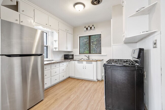 Building Photo - 609 Hammond Ave