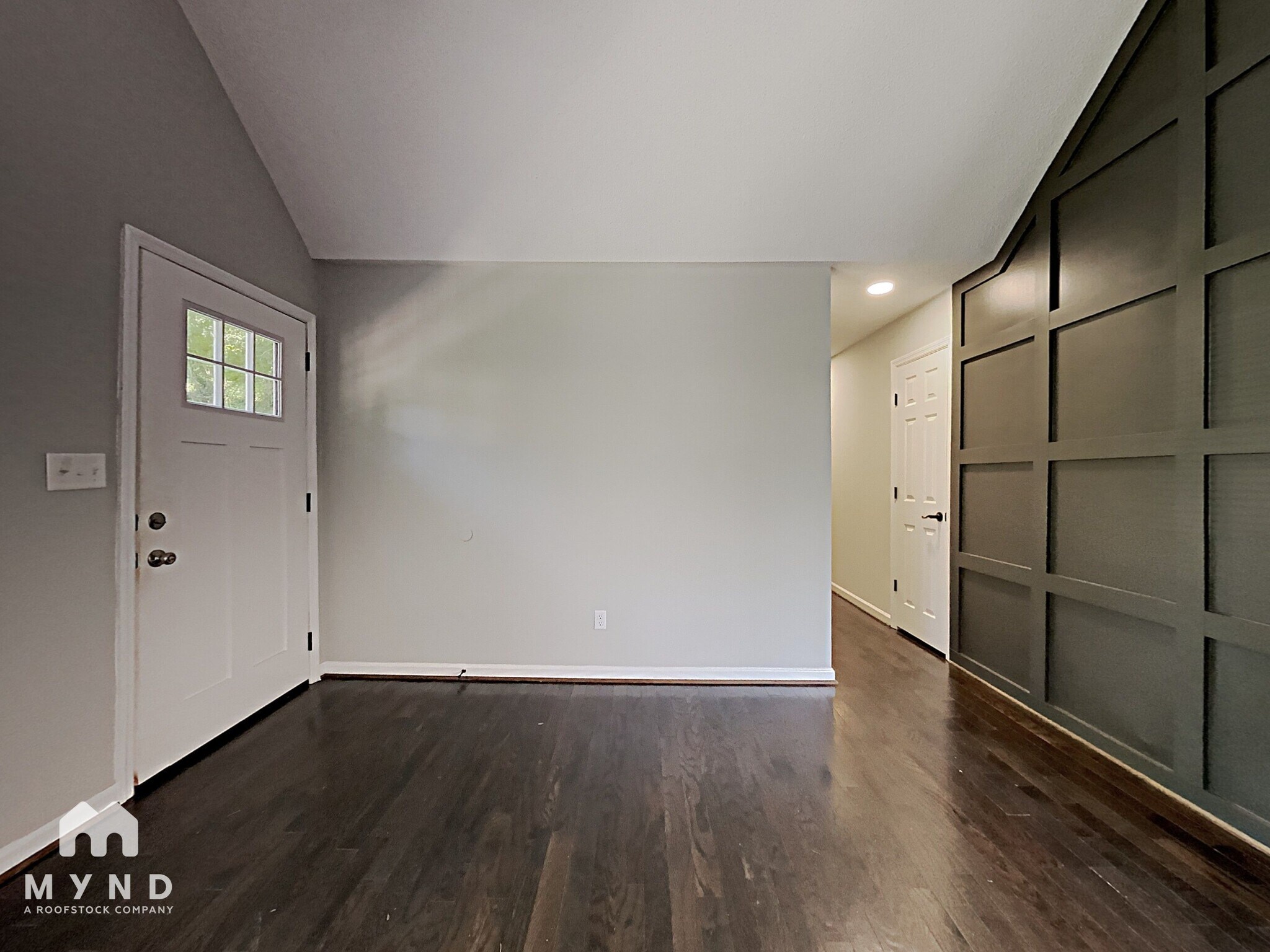 Building Photo - 1021 Medina Dr