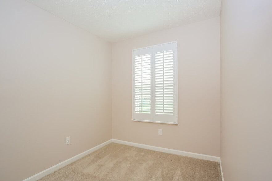 Building Photo - 4151 Swallowfield St