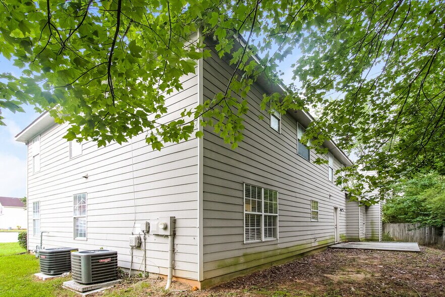 Building Photo - 6261 Remington Park