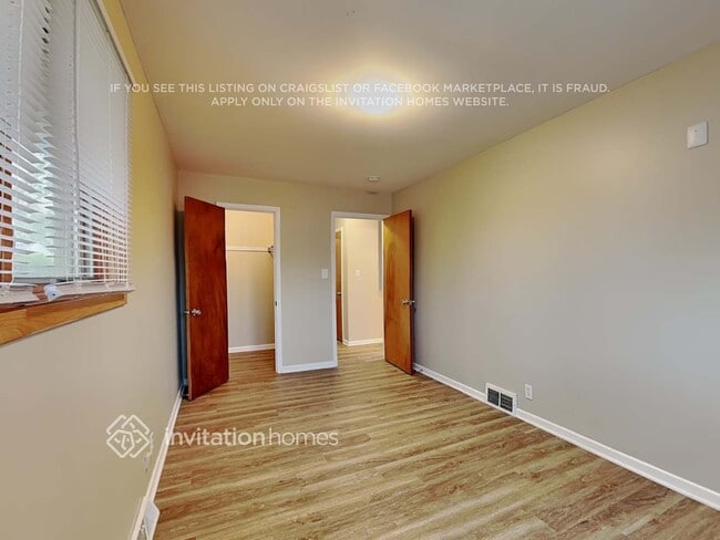 Building Photo - 21 Julie Dr