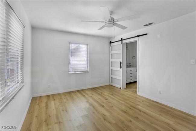 Building Photo - 10697 Holly Rd