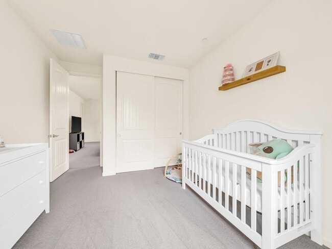 Building Photo - Beautiful 2019 Built 3 bedrooms 2.5 bath!