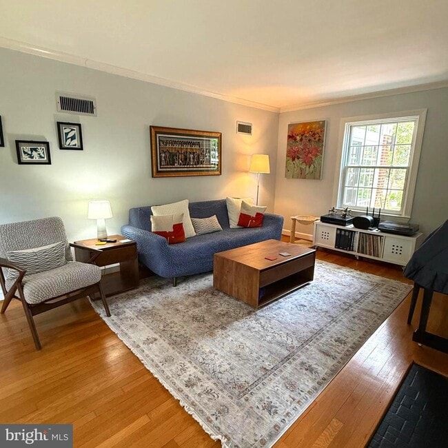 Building Photo - 3121 Quebec Pl NW