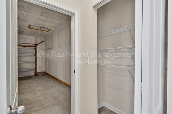 Building Photo - 7759 Legacy Trl