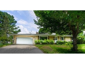 Building Photo - 8613 Zenith Rd