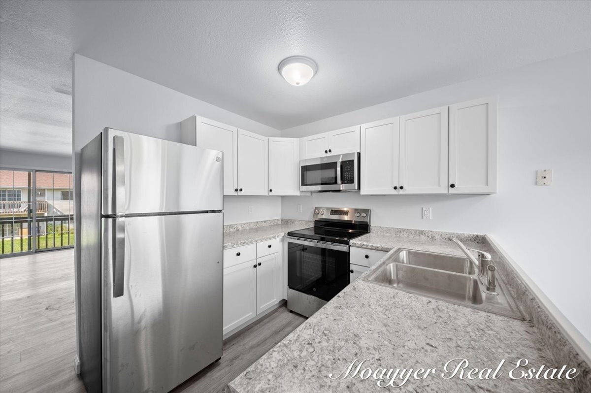 Building Photo - 1041 Abbey Ct