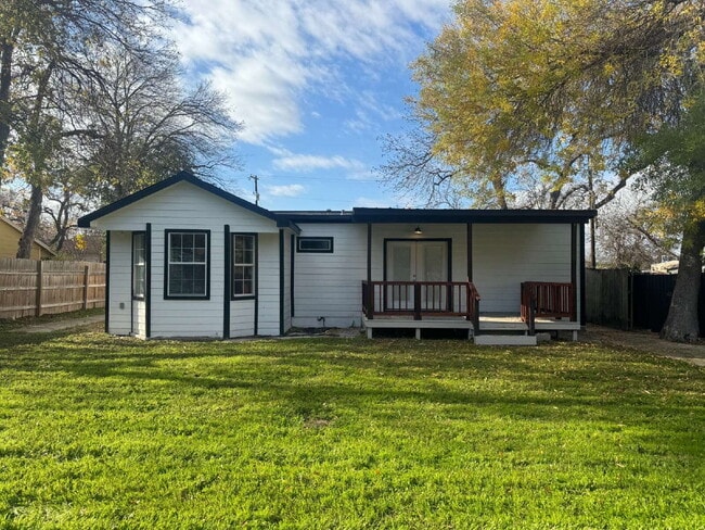 Building Photo - Move-In Special: 1 Month Rent Concession on a 14-Month Lease!