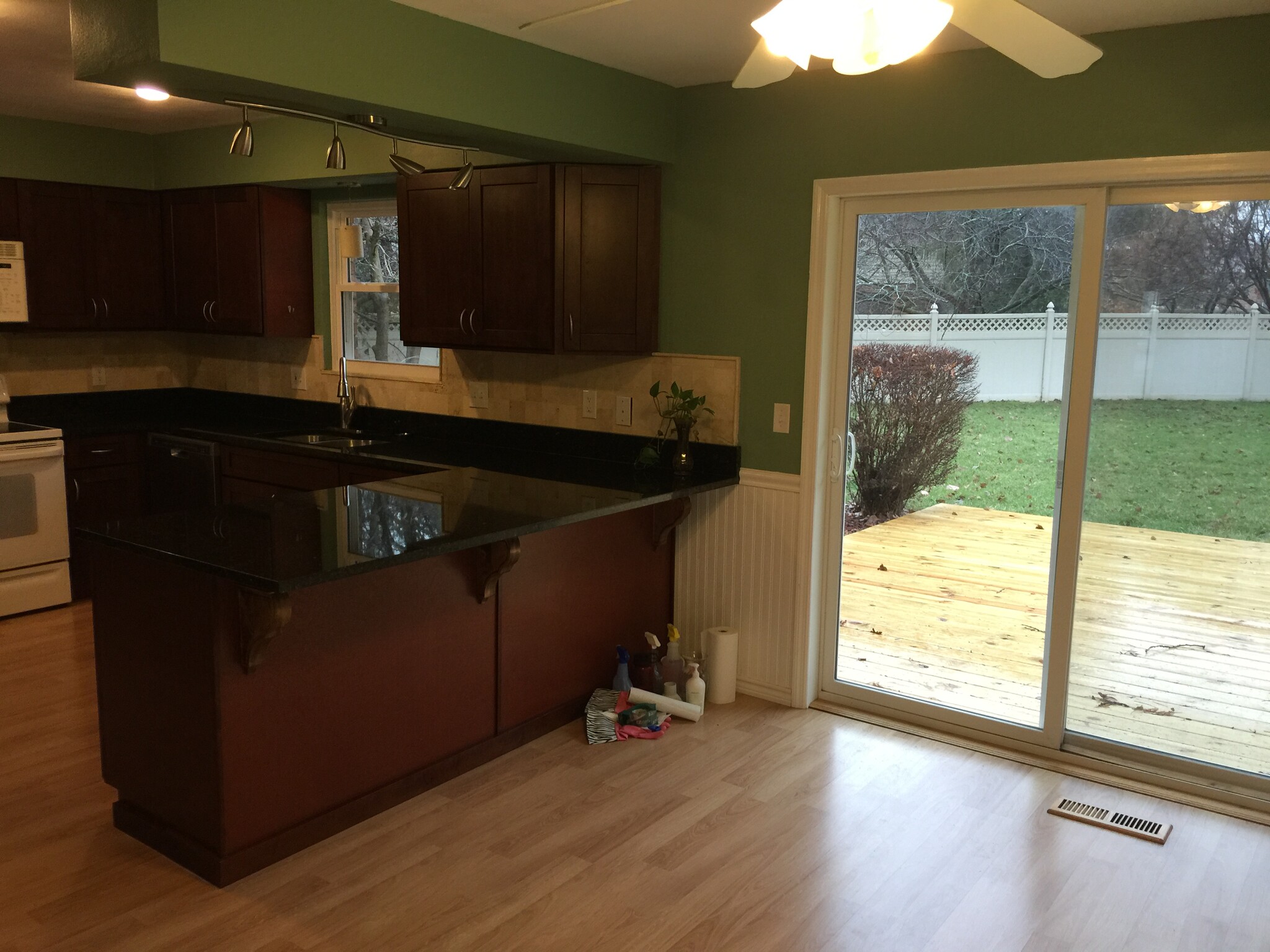 Breakfast area - 304 Emily Cir