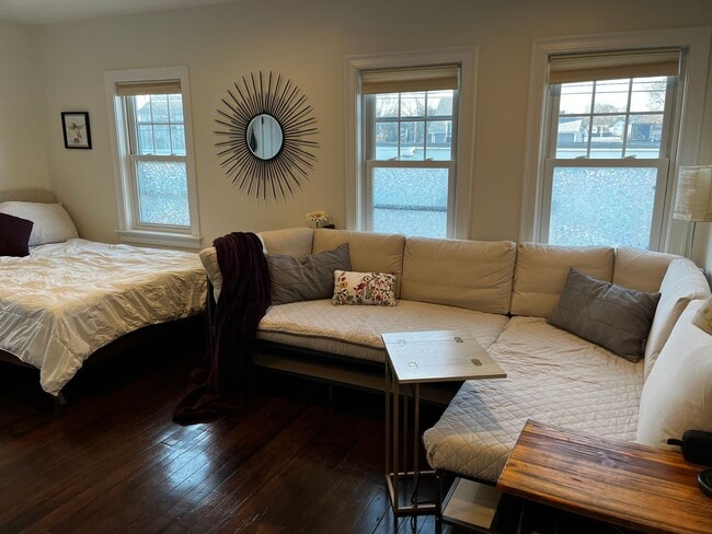 Building Photo - Spacious Condominium– Modern Comfort in th...
