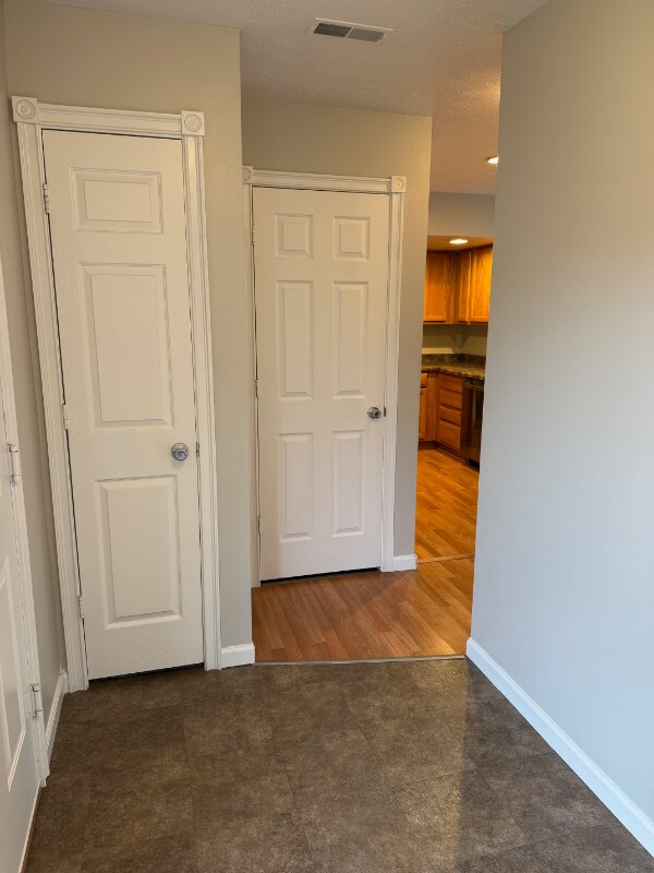 Building Photo - 2736 Koven Dr