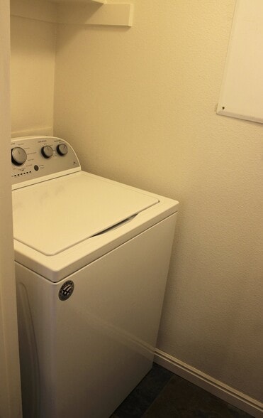 Building Photo - 1145 Canyon Meadow Dr