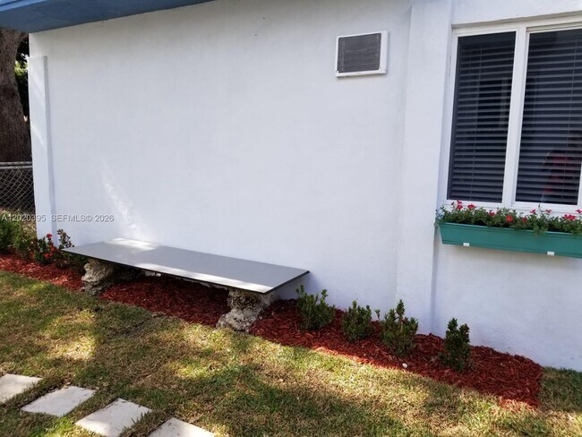 Building Photo - 354 NW 59th Terrace