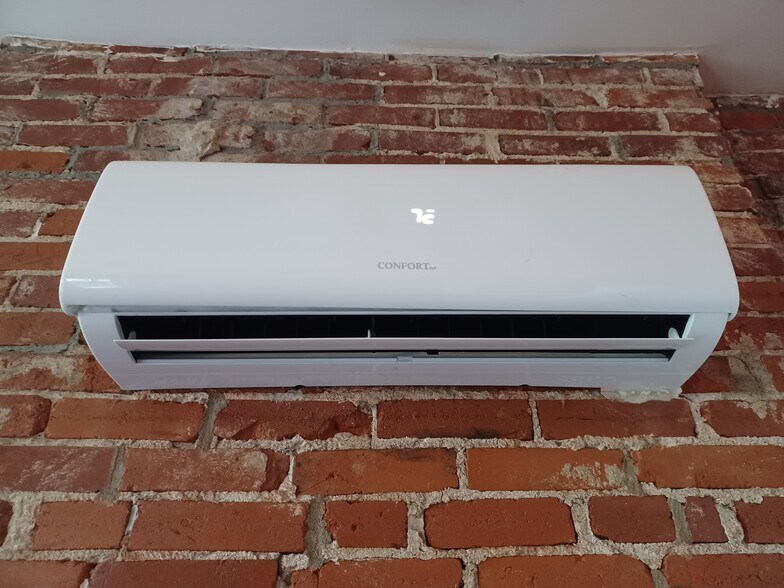 Thru Wall AC and heat pump - 4380 Chouteau Ave