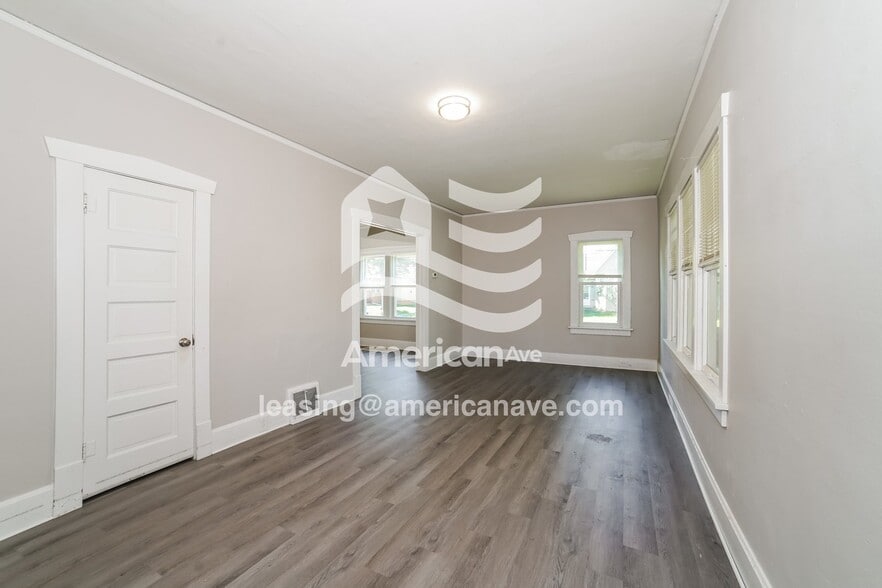 Building Photo - 712 Summer St