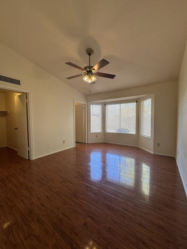 Building Photo - 4 BEDROOMS CULDESAC LOT ACROSS FROM PARK