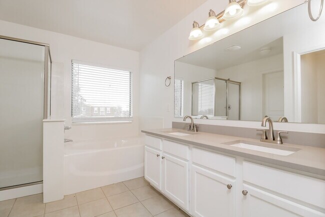 Building Photo - 9111 S 258th Ln