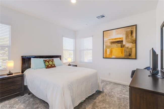 Building Photo - 145 Aqua Cmns