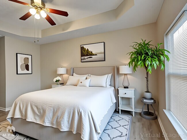 Building Photo - 325 Lake Royale Pl