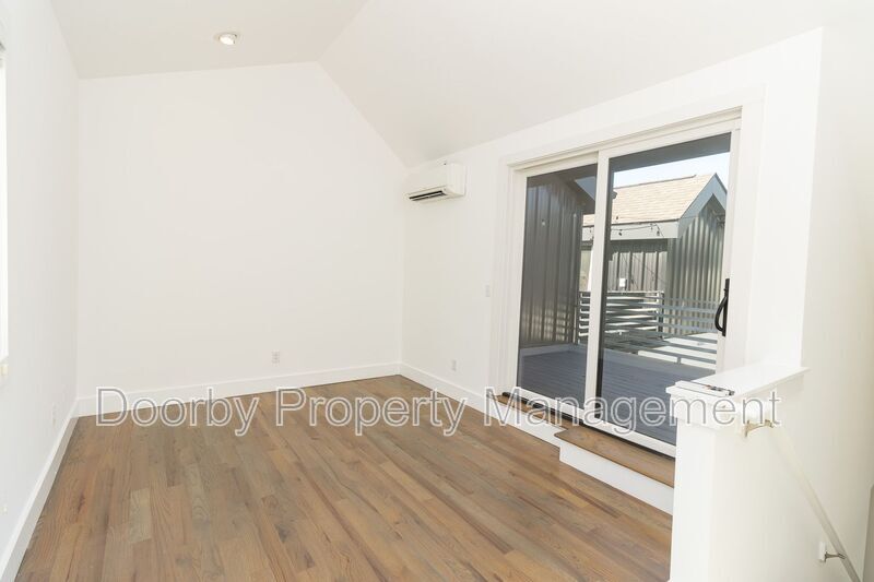 Building Photo - 1522 Adams St