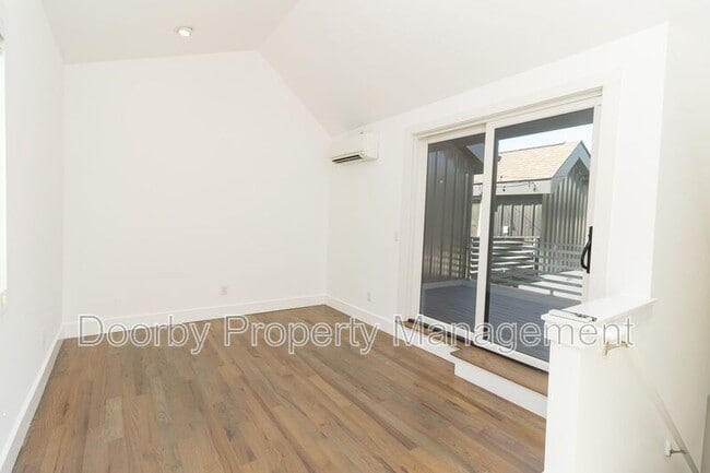 Building Photo - 1522 Adams St