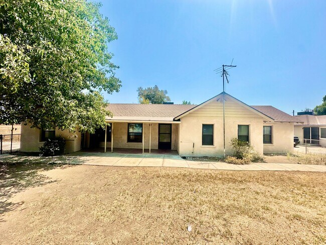 Primary Photo - Fully Renovated West Fresno 4/2