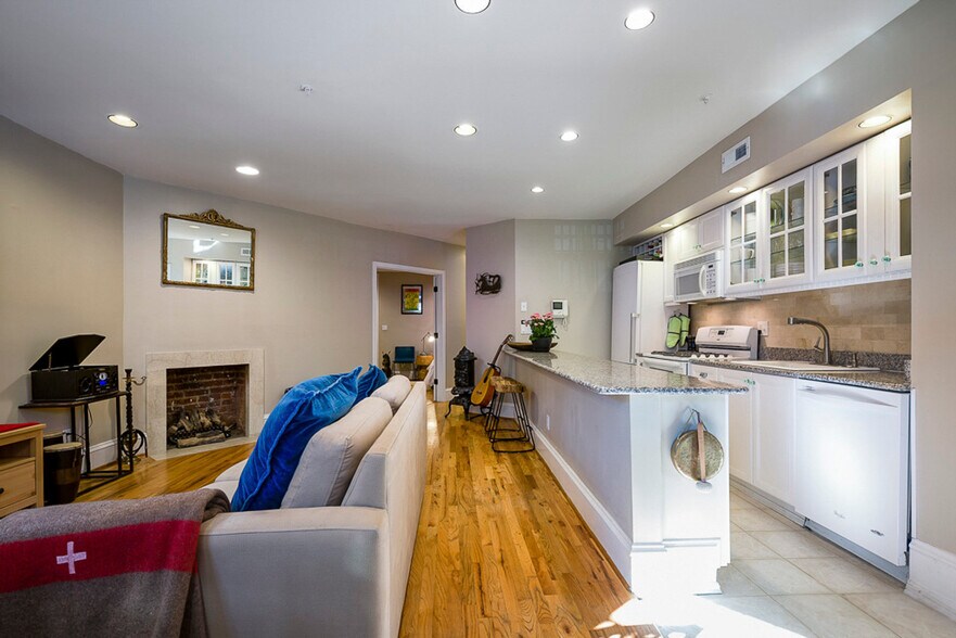 Building Photo - 1738 19th St NW