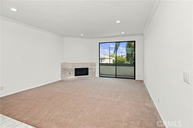 Building Photo - 14115 Moorpark St