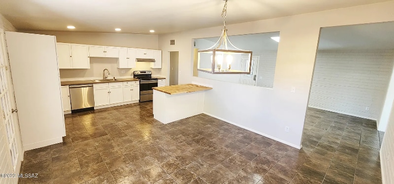 Building Photo - 4355 E Glenn St