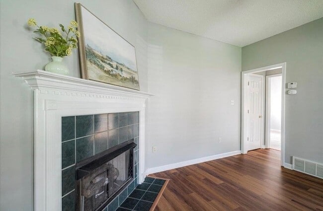 Building Photo - 772 Breeze Way