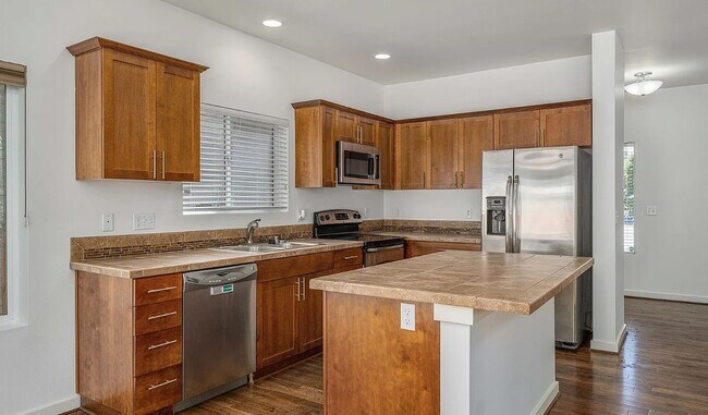 Building Photo - Lakeland Hills Home in Dieringer School Di...