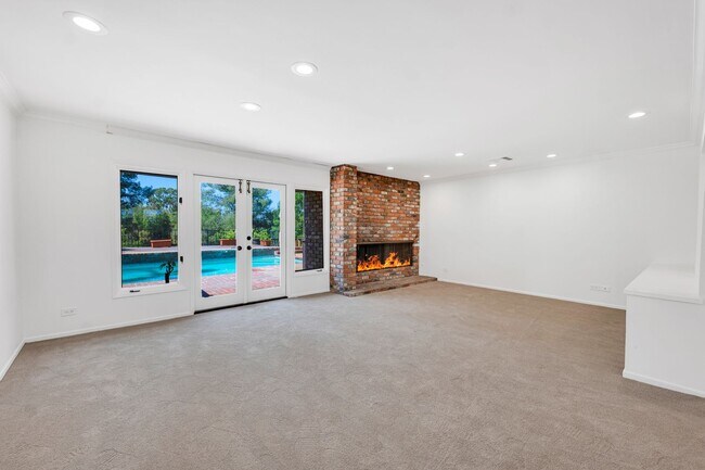 Building Photo - Perfect Entertaining Family Home with Larg...