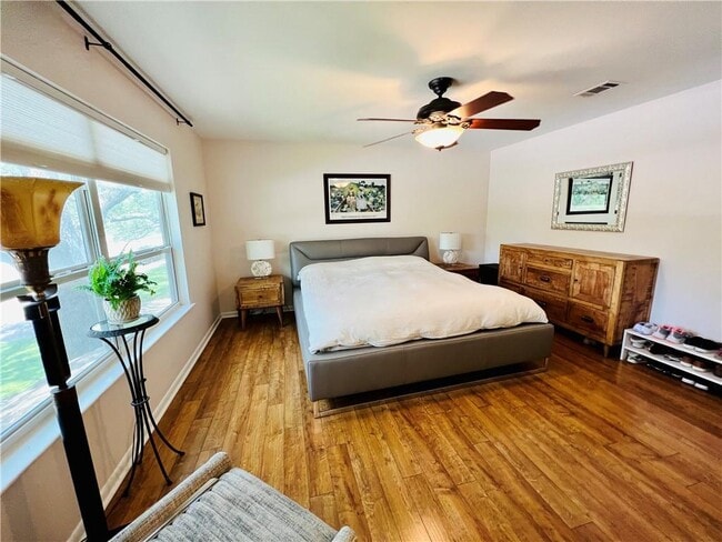 Building Photo - 4004 Hyridge Dr