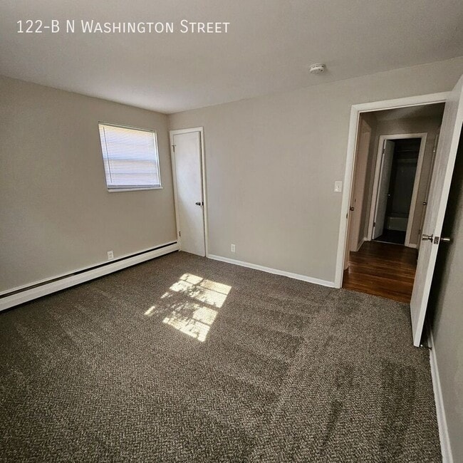 Building Photo - 122-B N Washington St