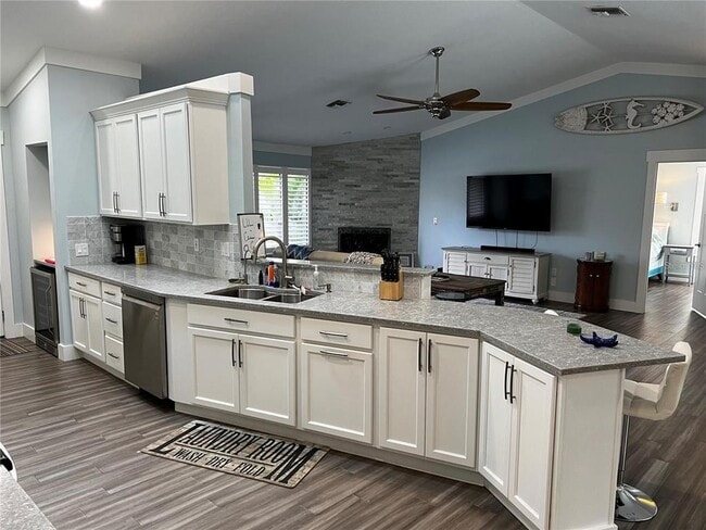 Building Photo - 4594 Trails Dr
