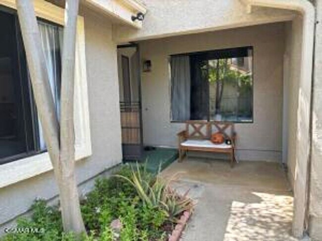 Building Photo - This is a lovely 2 bedroom, 1 1/2 bathroom...