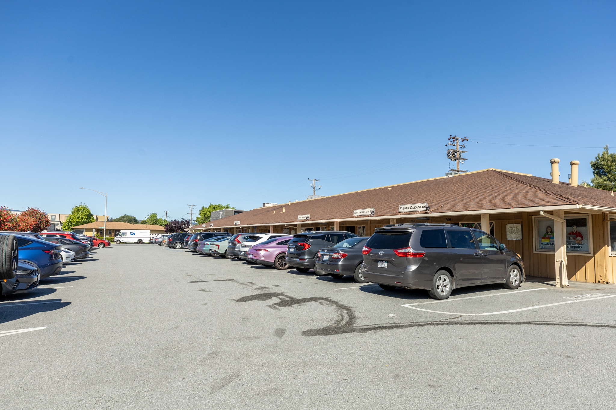 Building Photo - 2103 S Delaware St