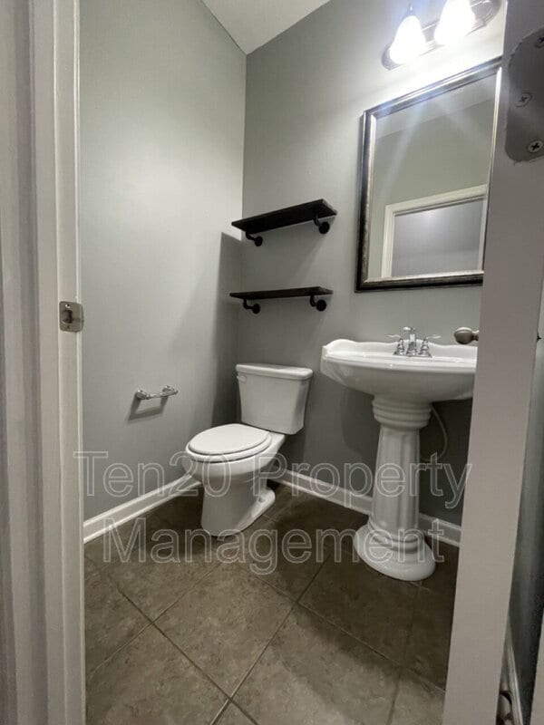 Building Photo - 4955 Brightstar Ln